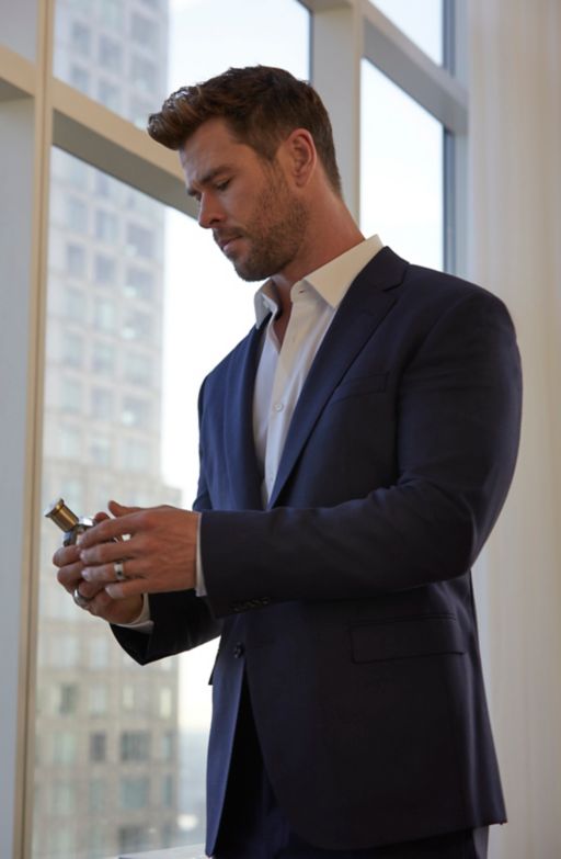 Chris hemsworth hugo boss suit top